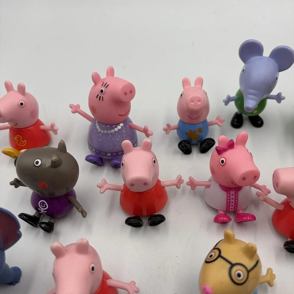 Peppa Pig & Friends Figure Lot of 21 Vacation Sports Stitch‎ Doorables Mixed